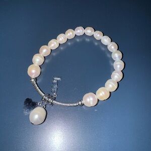 Elegant Pearl Bracelet with Silver Accents